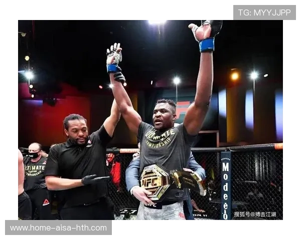 UFC重拳击飞护齿画面震撼：硬核瞬间背后的搏击魅力