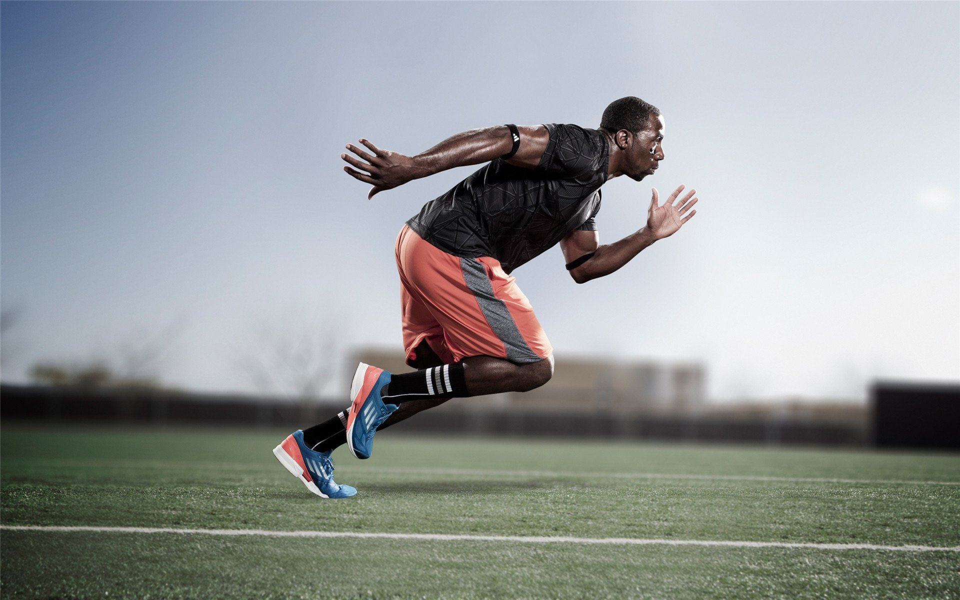 世界杯技术统计：高压逼抢球队跑动距离全面领先